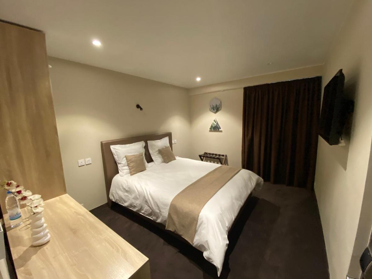 Fly Inn Madagascar Hotel - Navette Gratuite H24 - A 300M De L'Aeroport International Ivato-Antananarivo Ivato  Εξωτερικό φωτογραφία