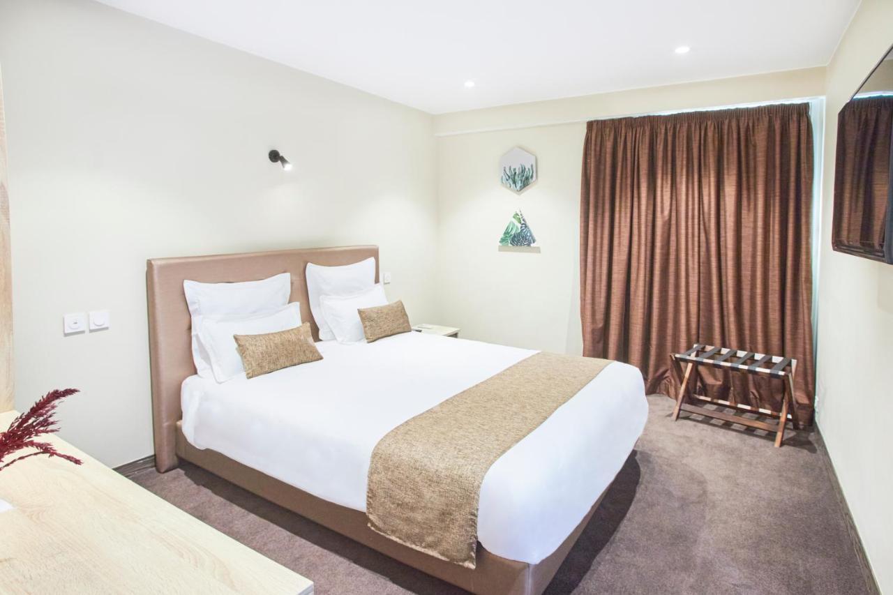 Fly Inn Madagascar Hotel - Navette Gratuite H24 - A 300M De L'Aeroport International Ivato-Antananarivo Ivato  Εξωτερικό φωτογραφία